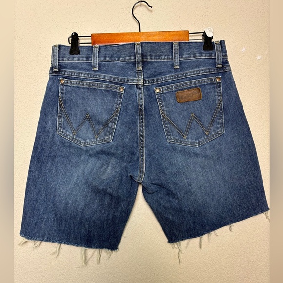 NWT Vintage Wrangler Dark Wash 8” Long Mid Rise Cut Off Upcycled Jean Shorts 31 - Picture 6 of 9